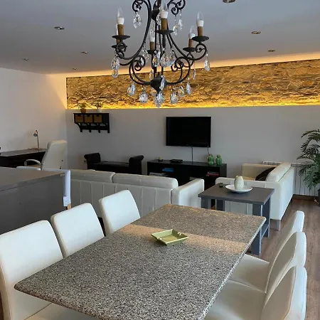 Centrico Y Moderno Apartamento *
